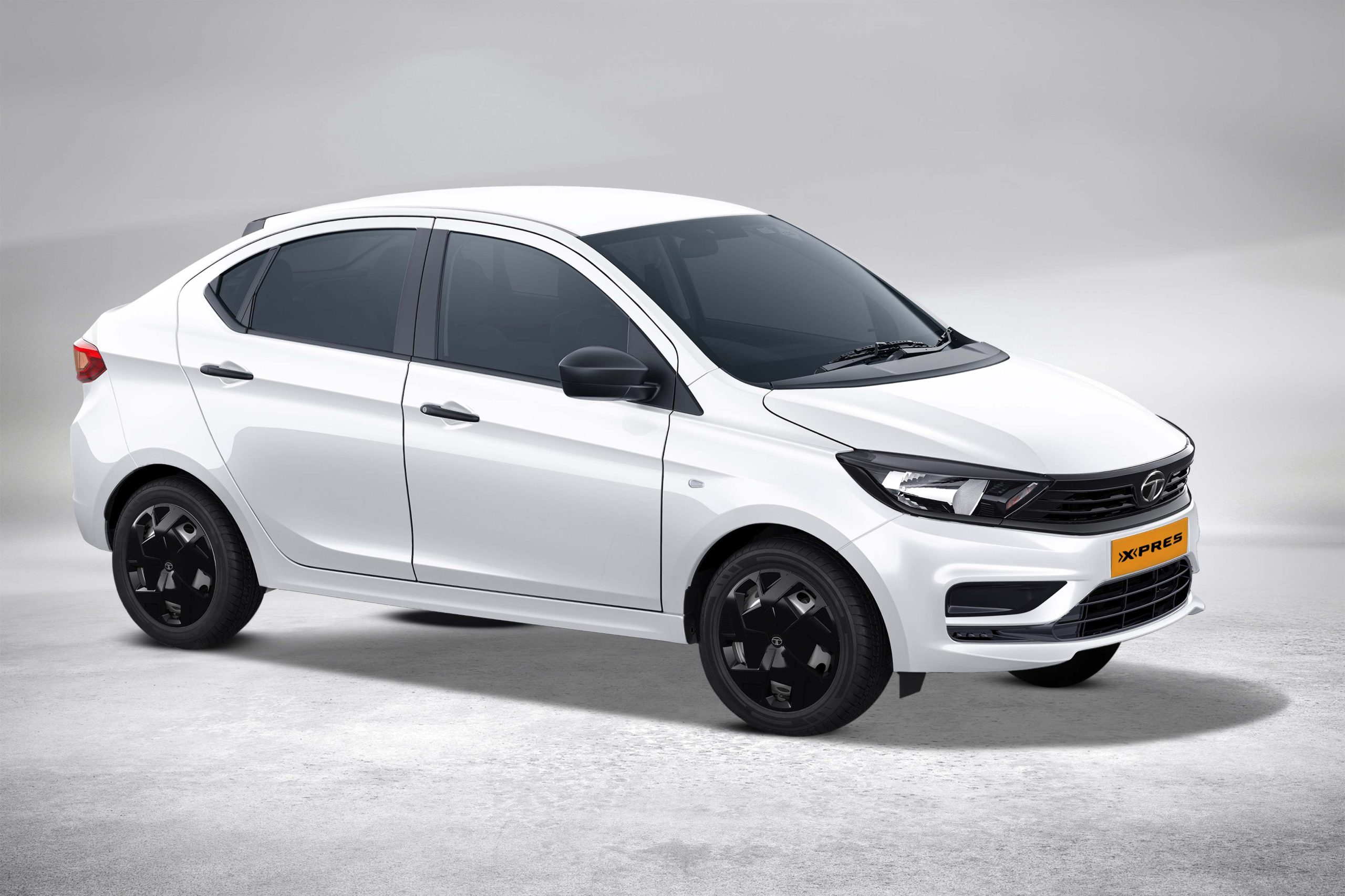 Tata XPRES 2026 Launched – Petrol & Twin-Cylinder CNG | Better Than ...